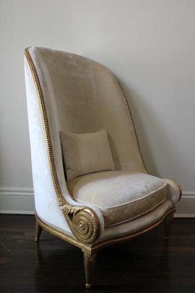 Giltwood Velvet Nautilus Chair