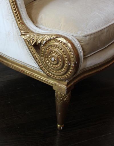 Giltwood Velvet Nautilus Chair