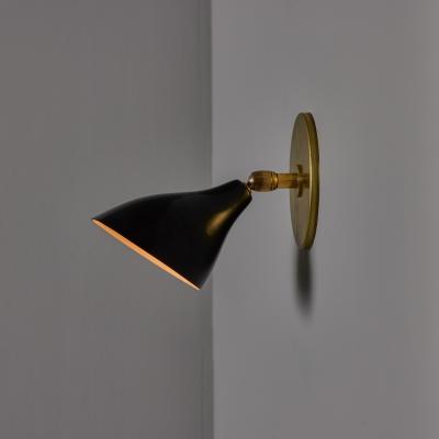 Gino Sarfatti 1960s Gino Sarfatti Model 26b Black and Brass Wall Lamp for Arteluce