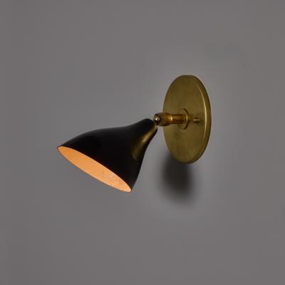 Gino Sarfatti 1960s Gino Sarfatti Model 26b Black and Brass Wall Lamp for Arteluce