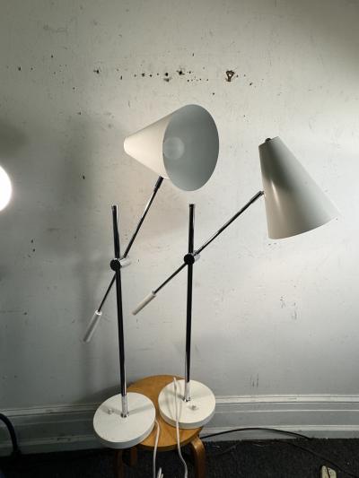 Gino Sarfatti MODERNIST ADJUSTABLE WHITE ENAMEL CHROME CONE SHADE LAMPS