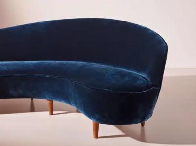 Gio Ponti Curved sofa in wood and velvet upholstery Italy 1950s