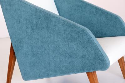 Gio Ponti Gio Ponti Attributed Armchair in Leli vre Fabric and Beech Italy Late 1950s