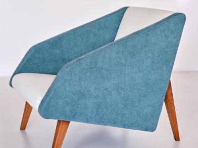 Gio Ponti Gio Ponti Attributed Armchair in Leli vre Fabric and Beech Italy Late 1950s