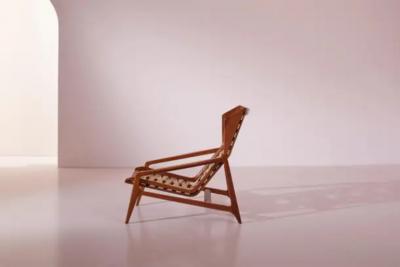 Gio Ponti Gio Ponti Model 811 armchair made of walnut and rubber Cassina Italy 1957