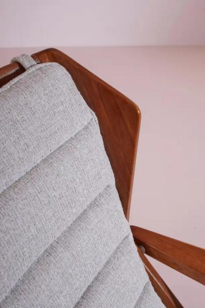 Gio Ponti Gio Ponti Model 811 armchair made of walnut and rubber Cassina Italy 1957