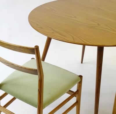 Gio Ponti Gio Ponti Oak Round Dining Table and Set of Four Chairs for Cassina