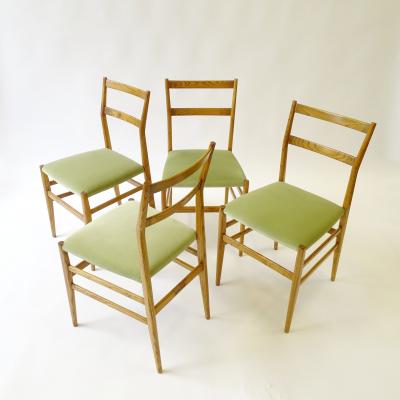 Gio Ponti Gio Ponti Oak Round Dining Table and Set of Four Chairs for Cassina