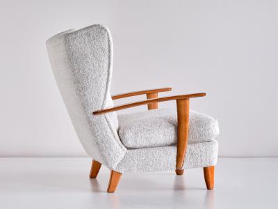 Gio Ponti Gio Ponti Wingback Chair in Cherry Wood and M lange Nobilis Fabric Italy 1929