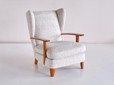 Gio Ponti Gio Ponti Wingback Chair in Cherry Wood and M lange Nobilis Fabric Italy 1929
