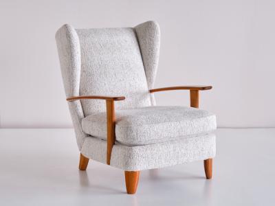 Gio Ponti Gio Ponti Wingback Chair in Cherry Wood and M lange Nobilis Fabric Italy 1929