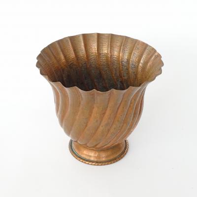 Gio Ponti Gio Ponti for Nino Ferrari Large Hammered Copper Vase Italy 1930s