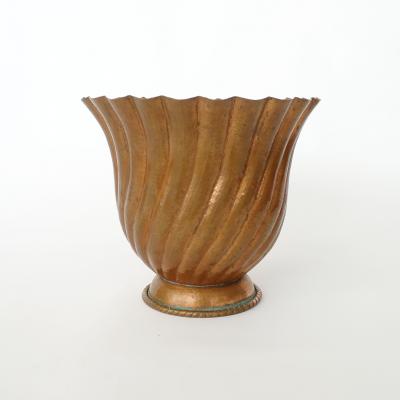 Gio Ponti Gio Ponti for Nino Ferrari Large Hammered Copper Vase Italy 1930s