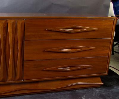 Gio Ponti Italian Modern Walnut Cabinet Dresser Style of Ponti