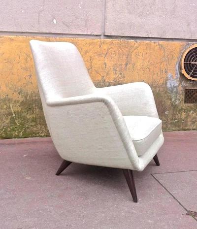 Gio Ponti Pair of Extremely Refined Design Pair of Armchairs attributed to Gio Ponti