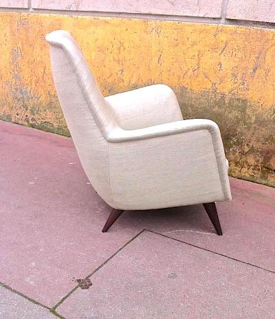 Gio Ponti Pair of Extremely Refined Design Pair of Armchairs attributed to Gio Ponti