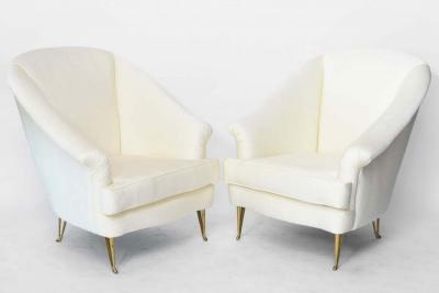 Gio Ponti Pair of ISA Italian Modern White Club Chairs Attributed to Gio Ponti