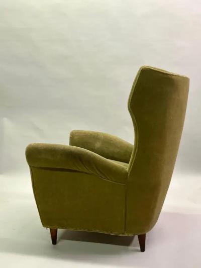 Gio Ponti Pair of Italian Mid Century Wingback Lounge Chairs by Gio Ponti Model 512