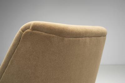 Gio Ponti Pair of Lounge Chairs in the manner of Gio Ponti Italy Mid 20th Century