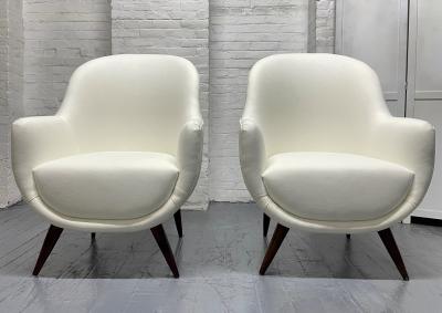 Gio Ponti Pair of Mid Century Modern Italian Style Lounge Chairs