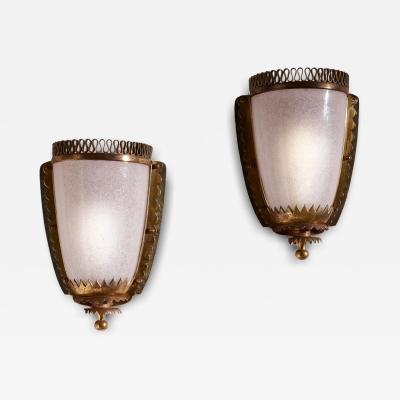 Gio Ponti Pair of wall lights in brass and glass in the style of Gio Ponti Italy 1930s