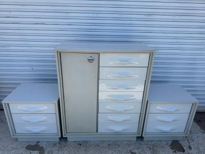 Giovanni Maur For Treco Gray Lacquer and White Acrylic Bachelors Chest