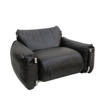 Giuseppe Munari Pair of Black Armchairs Designed by Giuseppe Munari for Poltrona Munari 1970s