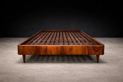 Giuseppe Scapinelli Giuseppe Scapinelli Floating Daybed in Solid Cavi na Wood with Off White Alpaca