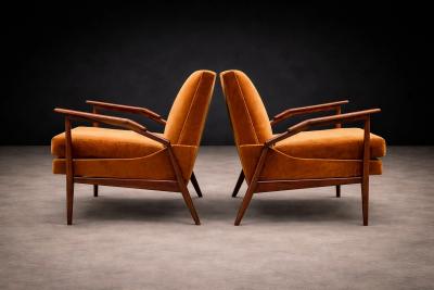 Giuseppe Scapinelli Giuseppe Scapinelli Pair of Armchairs in Cavi na Burnt Caramel Mohair Velvet
