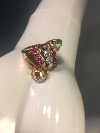 Glamorous 1940s Retro 14 Karat Diamond and Ruby Ring