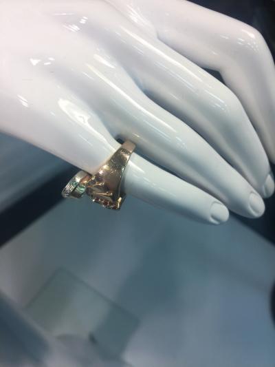 Glamorous 1940s Retro 14 Karat Diamond and Ruby Ring