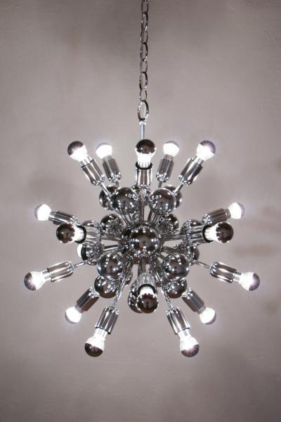 Goffredo Reggiani Italian Space Age Sputnik 20 Lights Chandelier by Reggiani Goffredo 1965s