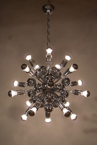 Goffredo Reggiani Italian Space Age Sputnik 20 Lights Chandelier by Reggiani Goffredo 1965s