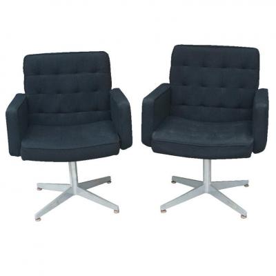 GoodForm Pair of GF Executive Swivel Lounge Armchairs