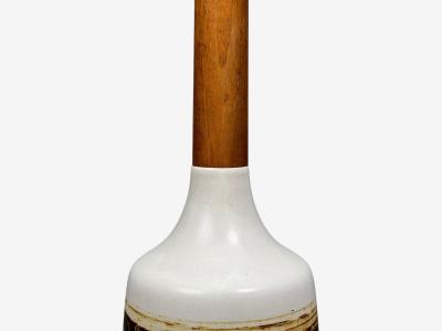 Gordon Jane Martz Gordon Jane Martz Table Lamp Walnut Beige Ceramic USA 1960s