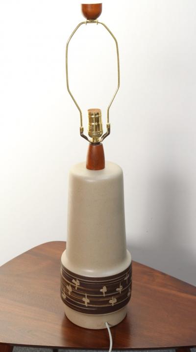 Gordon Jane Martz Vintage Gordon and Jane Martz Taupe Ceramic and Walnut Table Lamp with Finial