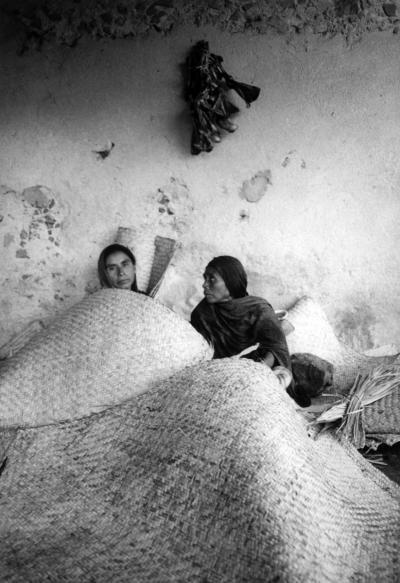 Graciela Iturbide Despue s de la matanza After the Killing