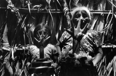 Graciela Iturbide Manos poderosas Powerful Hands Juchita n