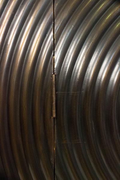 Gray Metal Circle Design 4 Fold Screen