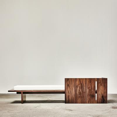 Gregory Beson ARTHUR CHAISE