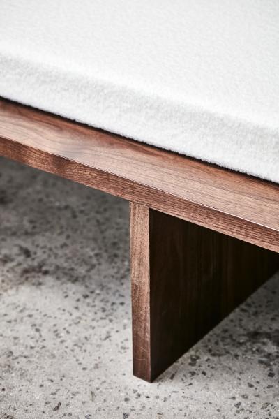 Gregory Beson ARTHUR CHAISE