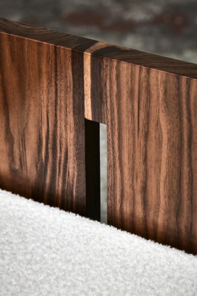 Gregory Beson ARTHUR CHAISE