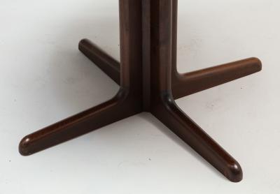 Gudme M belfabrik Danish Modern rosewood dining table with two leaves by Gudme Mobelfabrik
