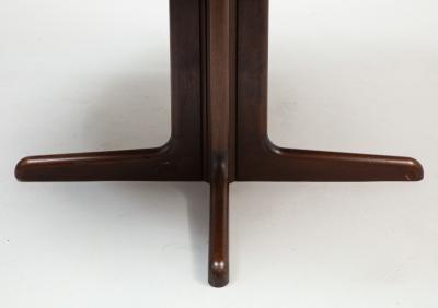 Gudme M belfabrik Danish Modern rosewood dining table with two leaves by Gudme Mobelfabrik