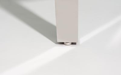 Gueridon in resin and nickel plated brass