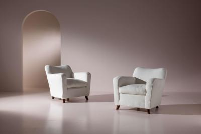 Guglielmo Ulrich A pair of Art Deco lounge chairs in the style of Guglielmo Ulrich Italy 1940s