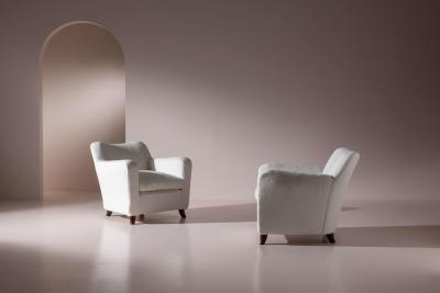 Guglielmo Ulrich A pair of Art Deco lounge chairs in the style of Guglielmo Ulrich Italy 1940s