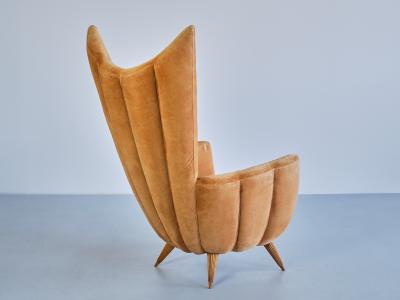 Guglielmo Ulrich Exceptional Guglielmo Ulrich Armchair in Velvet and Fluted Walnut Italy 1940s