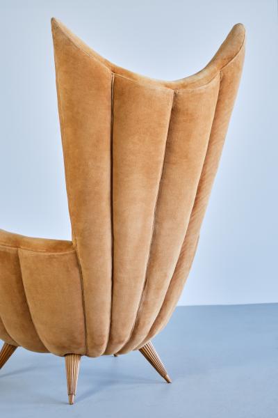Guglielmo Ulrich Exceptional Guglielmo Ulrich Armchair in Velvet and Fluted Walnut Italy 1940s
