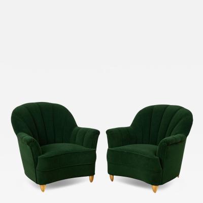 Guglielmo Ulrich Pair of Art Deco Lounge Chairs with Green Mohair Channel Back Italy